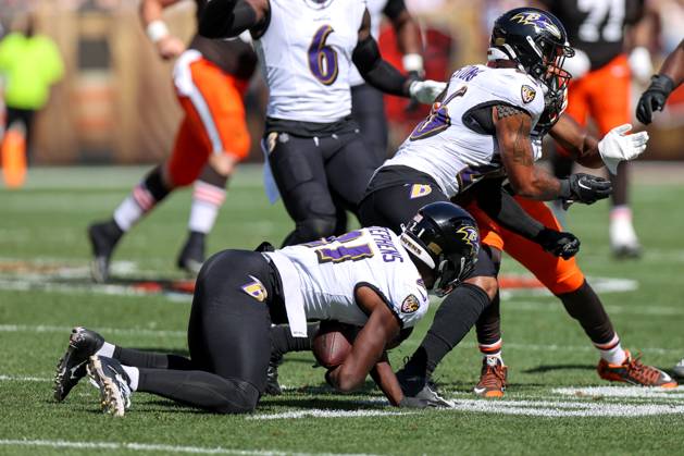 CLEVELAND, OH - OCTOBER 01: Baltimore Ravens cornerback Brandon Stephens (21) on the turf after making an interception during the first quarter of the National Football League game between the Baltimore Ravens and Cleveland Browns on October 1, 2023, at Cleveland Browns Stadium in Cleveland, OH. (Photo by Frank Jansky Icon Sportswire) NFL, American Football Herren, USA OCT 01 Ravens at Browns EDITORIAL USE ONLY Icon231001032