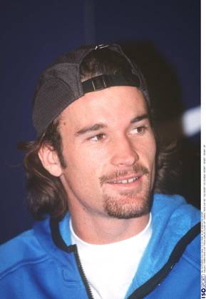 TENNIS NIKE-CUP TENNIS NIKE-CUP MOYA CARLOS CLOSE-UP TENNIS NIKE CUP 98 ISO !IM 334580 SPORT SPORT SPORT SP DENBOSCH PAYS-BAS NETHERLANDS NEDERLAND  Copyright: xDExWAELE ISOxSPORTx 15214