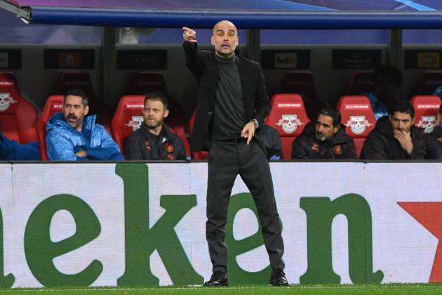 Fussball, Herren, Saison 2023 2024, UEFA Champions League (Gruppe G, 2. Spieltag), RB Leipzig - Manchester City, v. l. Trainer Josep Pep Guardiola (Manchester City) gestikuliert, gestures, 04.10. 2023, Copyright: xSebastianxRäppold MatthiasxKochx