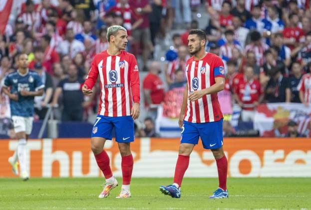 Partido de la Champions League disputado entre Atlà tico y Feyenoord. En la imagen, Griezmann y Koke. Champions League match played between Atlà tico and Feyenoord. In this picture, Griezmann and Koke. PABLOxMORENO -ecommerce-Fotos eCommerce-2-141897911