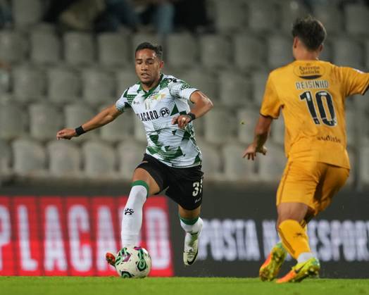 Moreirense FC v Boavista FC - Liga Portugal BETCLIC - 8ª Jornada Madson do Moreirense FC durante partida entre Moreirense FC v Boavista FC valida pela Liga Portugal BETCLIC - 8ª Jornada no Estadio Comendador Joaquim de Almeida Freitas, Moreira de Conegos, Portugal (Foto de Pedro Loureiro Avant Sports) Moreira de Conegos Estadio Comendador Joaquim de Almeida Freitas Portugal Copyright: xPedroxLoureiro AvantxSportsx