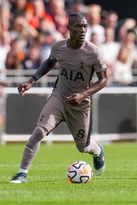 Yves Bissouma (8) of Tottenham Hotspur during the Premier League match between Luton Town and Tottenham Hotspur at Kenilworth Road, Luton, England on 7 October 2023. Copyright: xDavidxHornx PMI-5820-0226