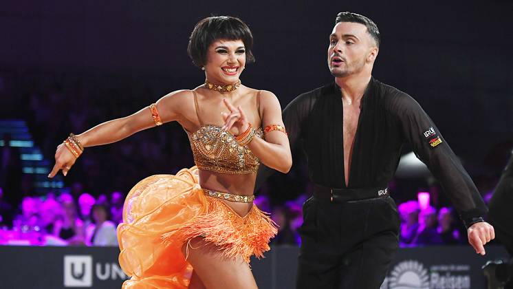 Tanz-Weltmeisterschaft Latein und Showdance Standard 2023 in Leipzig - WDSF PD World Championships (14.10.2023) Sergiu Maruster und Anastasia Stan (Republik Moldau Moldawien) bei der Tanz-EM Latein in Leipzig (14.10.2023). Maruster Stan gewinnen EM-Bronze. Leipzig Sachsen Deutschland Leipziger Messegelände - Neue Messe Leizig