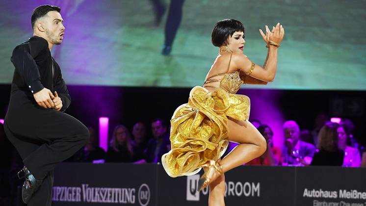Tanz-Weltmeisterschaft Latein und Showdance Standard 2023 in Leipzig - WDSF PD World Championships (14.10.2023) Sergiu Maruster und Anastasia Stan (Republik Moldau Moldawien) bei der Tanz-EM Latein in Leipzig (14.10.2023). Maruster Stan gewinnen EM-Bronze. Leipzig Sachsen Deutschland Leipziger Messegelände - Neue Messe Leizig