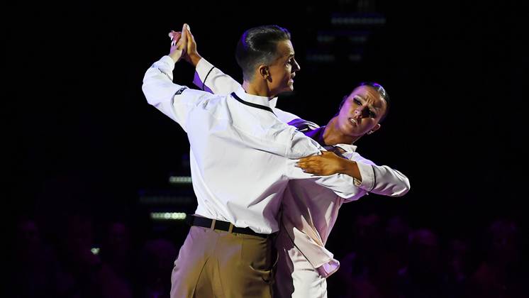 Tanz-Weltmeisterschaft Latein und Showdance Standard 2023 in Leipzig - WDSF PD World Championships (14.10.2023) Matej Stec und Elena Popova bei der Tanz-WM in Leipzig (14.10.2023). Das Paar Stec Popova gewinnt Gold mit ihrer Kür >> Three Faces of my love - back to myself << zur Musik vonm Cher, Barbrara Streisand und Celine Dion. Leipzig Sachsen Deutschland Leipziger Messegelände - Neue Messe Leizig