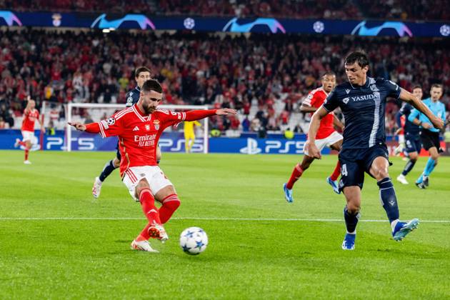 UEFA Champions League 2023 24: Benfica Vs Real Sociedad in Lisbon, Portugal - 24 Oct 2023 Rafa Silva (L) of SL Benfica and Robin Le Normand (R) of Real Sociedad seen in action during the UEFA Champions League 2023 24 match between Benfica and Real Sociedad at Estádio do Lisboa e Benfica. Final score; Benfica 0:1 Real Sociedad. Lisbon Portugal Copyright: xNunoxBrancox xSOPAxImagesx NBR_SLB_RS-13