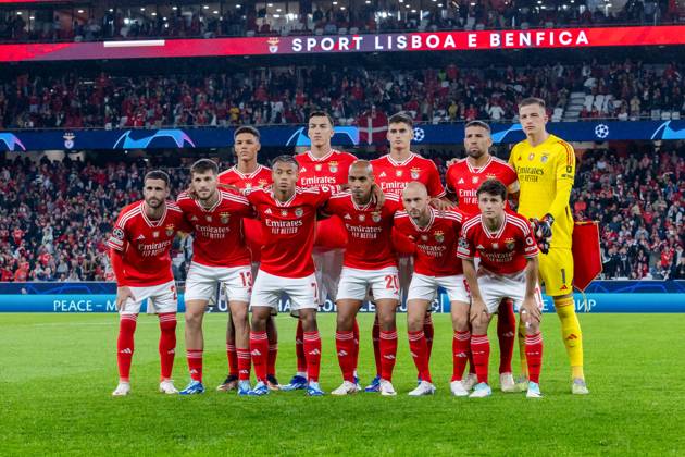 UEFA Champions League 2023 24: Benfica Vs Real Sociedad in Lisbon, Portugal - 24 Oct 2023 SL Benfica team players pose for a group photo during the UEFA Champions League 2023 24 match between Benfica and Real Sociedad at Estádio do Lisboa e Benfica. Final score; Benfica 0:1 Real Sociedad. Lisbon Portugal Copyright: xNunoxBrancox xSOPAxImagesx NBR_SLB_RS-9