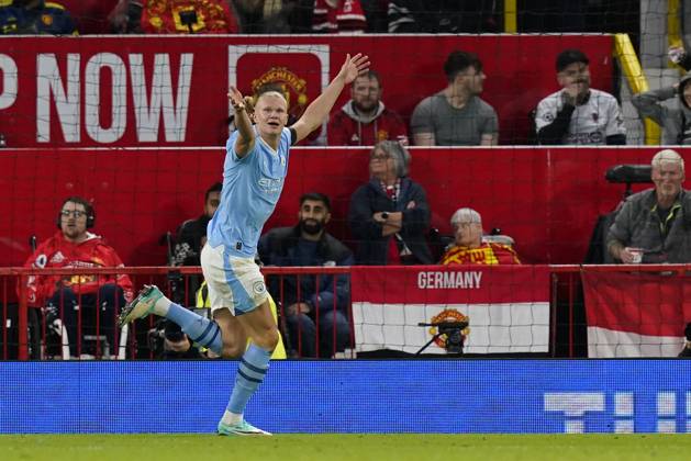 Manchester, England, 29th October 2023. Erling Haaland of Manchester City celebrates scoring their second goal during the Premier League match at Old Trafford, Manchester. Picture credit should read: Andrew Yates Sportimage EDITORIAL USE ONLY. No use with unauthorised audio, video, data, fixture lists, club league logos or live services. Online in-match use limited to 120 images, no video emulation. No use in betting, games or single club league player publications. SPI-2690-0047