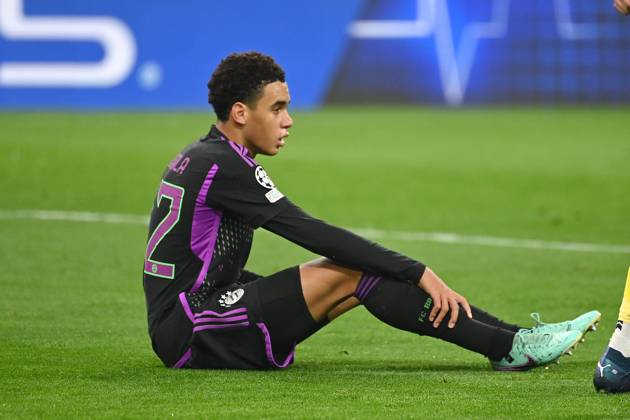 Jamal MUSIALA (Bayern Muenchen), verletzt,Verletzung. Fussball Champions League Gruppenphase 4.Spieltag FC Bayern Muenchen-Galatasaray Istanbul am 08.11.2023, A L L I A N Z A R E N A.