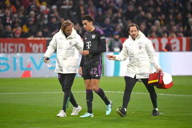 Jamal MUSIALA (Bayern Muenchen), verletzt,Verletzung. Fussball Champions League Gruppenphase 4.Spieltag FC Bayern Muenchen-Galatasaray Istanbul am 08.11.2023, A L L I A N Z A R E N A.