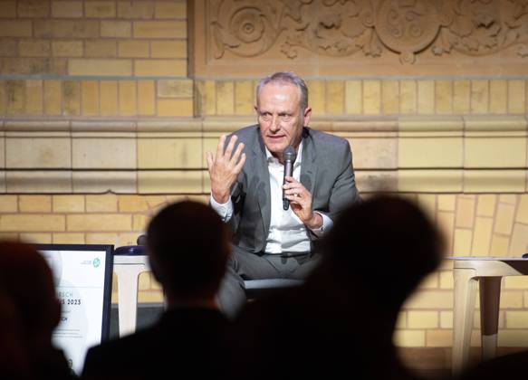 Sport Bilder des Tages Fussball, Saison 2023 2024, Verleihung des Julius Hirsch Preises in der Hauptstadtrepräsentanz der Deutschen Telekom, Trainer Christian Streich (SC Freiburg) erhielt den Ehrenpreis, 13.11. 2023, Copyright: xSebastianxRäppold MatthiasxKochx