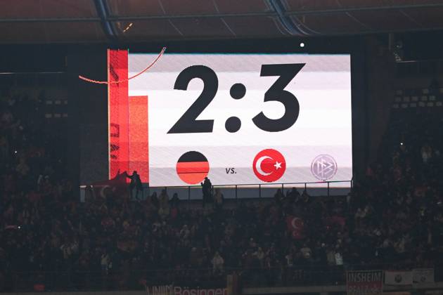 Fussball, Herren, Saison 2023 2024, Länderspiel in Berlin, Deutschland - Türkei, v. l. Anzeigetafel mit dem Endstand 2:3, 18.11. 2023, Copyright: xMatthiasxKochx