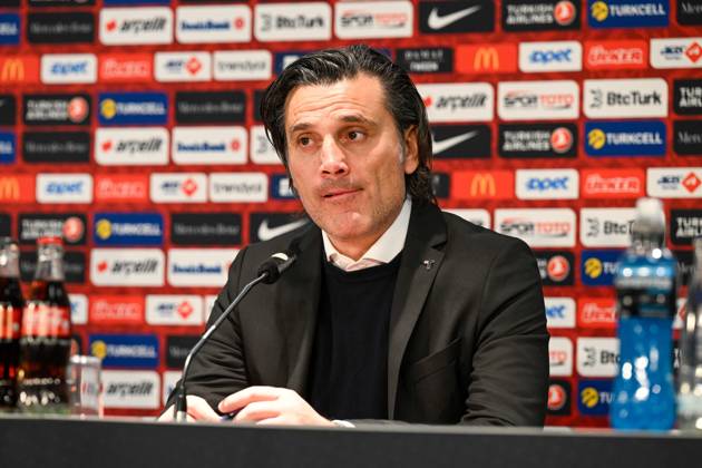 Fussball, Herren, Saison 2023 2024, Länderspiel in Berlin, Deutschland - Türkei, v. l. Trainer Vincenzo Montella (Türkei) bei der Pressekonferenz nach dem Spiel, 18.11. 2023, Copyright: xMatthiasxKochx