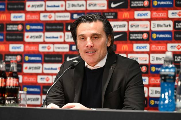 Fussball, Herren, Saison 2023 2024, Länderspiel in Berlin, Deutschland - Türkei, v. l. Trainer Vincenzo Montella (Türkei) bei der Pressekonferenz nach dem Spiel, 18.11. 2023, Copyright: xMatthiasxKochx