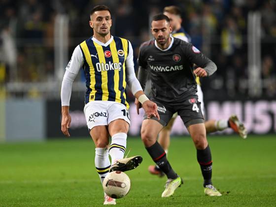 ISTANBUL - (l-r) Dusan Tadic of Fenerbahce SK, Davide Biraschi of Vavacars Fatih Karagumruk during the Turkish Superlig match between Fenerbahce AS and Fatih Karagumruk at Ulker Fenerbahce Sukru Saracoglu Stadium on November 25, 2023 in Istanbul, Turkey. ANP Hollandse Hoogte Gerrit van Keulen Turkish Superlig 2023 2024 xVIxANPxSportx xGerritxvanxKeulenxIVx 484801529 originalFilename: 484801529