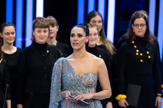 Esther Sedlaczek (Deutschland, Moderatorin), GER, UEFA EURO, EM, Europameisterschaft,Fussball 2024 Final Draw, Auslosung Elbphilharmonie Hamburg, 02.12.2023 GER, UEFA Euro 2024 Final Draw, Auslosung Elbphilharmonie Hamburg, 02.12.2023 Hamburg Copyright: xEibner-Pressefoto Memmlerx EP_MMR