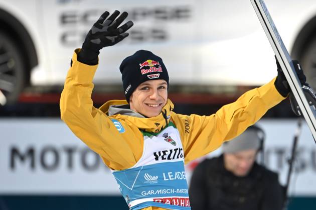 Bilder des Jahres 2024, Sport 01 Januar Sport Themen der Woche KW01 Sport Bilder des Tages Andreas WELLINGER (GER), Jubel,Freude,Begeisterung, Aktion,Einzelbild,angeschnittenes Einzelmotiv,Halbfigur,halbe Figur. Skispringen, 72. Vierschanzentournee 2023 24, Neujahrsspringen am 01.01.2024 in Garmisch Partenkirchen.