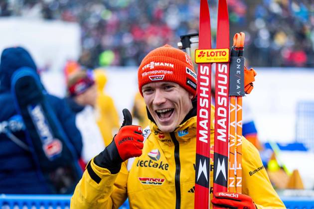Bilder des Jahres 2024, Sport 01 Januar Sport Themen der Woche KW01 Sport Bilder des Tages Biathlon, WC Oberhof, Benedikt Doll gewinnt 10km Sprint der Männer 05.01.2024, GER, Biathlon, Maenner, Saison 2023 2024, BMW IBU Weltcup Biathlon Oberhof Women 7.5km Sprint Benedikt Doll Gewinnt den Sprint der Maenner 98559 Oberhof LOTTO Thüringen ARENA am Rennst Thüringen Deutschland