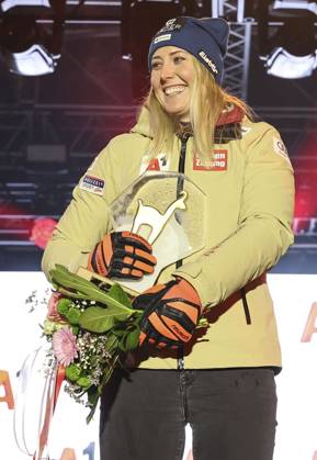 ALPINE SKIING - FIS WC Altenmarkt Zauchensee ALTENMARKT ZAUCHENSEE,AUSTRIA,12.JAN.24 - ALPINE SKIING - FIS World Cup, Super G, ladies, award ceremony. Image shows Cornelia Huetter (AUT).  GEPAxpictures xWolfgangxGrebien