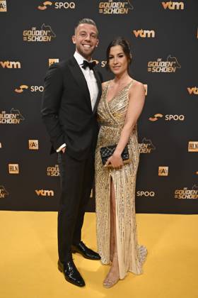 70th Belgian Golden Shoe award ANTWERPEN, BELGIUM - JANUARY 18 : Alderweireld Toby defender of Antwerp FC and Shani Van Mieghem pictured during the annual Golden Shoe award show at the Antwerp Avenue TV studio on January 18, 2024 in Antwerpen, Belgium, 18 01 2024 Antwerpen Belgium  Copyright: xNicoxVereeckenx