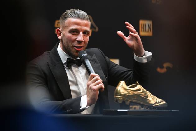 240118 Gala Gouden Schoen 2024 Toby Alderweireld pictured giving an interview after winning the 70 th men edition of the Goldens Shoe Award ceremony and the 8 th Women s edition. The Golden Shoe , Gouden Schoen , Soulier d™Or is an award for the best soccer player of the Belgian Jupiler Pro League championship during the year 2023. The female award is for the best Belgian female player of 2023. On Thursday 18 January 2024 in Antwerp , BELGIUM . (Photo by Frank Abbeloos & Stijn Audooren Isosport) ANTWERP BELGIUM  Copyright: xx 430853