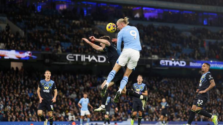 Bilder des Jahres 2024, Sport 01 Januar Sport Themen der Woche KW05 Bilder des Jahres 2024, Sport 01 Januar Sport Bilder des Tages Manchester City v Burnley Premier League 31 01 2024. Manchester City forward Erling Haland (9) goes close during the Premier League match between Manchester City and Burnley at the Etihad Stadium, Manchester, England on 31 January 2024. Editorial use only DataCo restrictions apply See www.football-dataco.com , Copyright: xSimonxDaviesx PSI-18923-0076