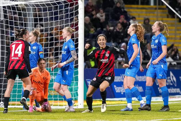 Bilder des Jahres 2024, Sport 02 Feburar Sport Themen der Woche KW05 Sport Bilder des Tages Tor zum 1:0 fuer Frankfurt durch Sara Doorsoun (Eintracht Frankfurt, 23), GER, Eintracht Frankfurt vs SGS Essen, Fussball Google Pixel Frauen Bundesliga, 12. Spieltag, Saison 2023 2024, 04.02.2024, DFL DFB regulations prohibit any use of photographs as image sequences and or quasi-video GER, Eintracht Frankfurt vs SGS Essen, Fussball Google Pixel Frauen Bundesliga, 12. Spieltag, Saison 2023 2024, 04.02.2024, Frankfurt Copyright: xEibner-Pressefoto StefanxMayerx EP_SMR