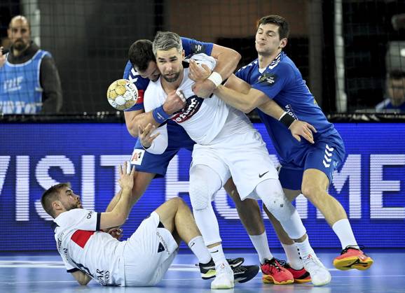 Bilder des Jahres 2024, Sport 02 Februar Sport Themen der Woche KW09 Sport Bilder des Tages Croatia, Zagreb, 290224. Arena Zagreb. Match of the 13th round of Group A of the Handball Champions League, Zagreb - Paris Saint Germain. In the photo: Luka Karabatic. Photo: Ronald Gorsic CROPIX