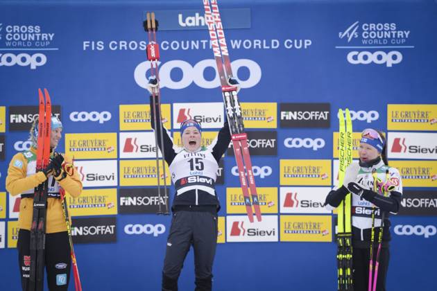 Bilder des Jahres 2024, Sport 03 März Sport Themen der Woche KW09 Sport Bilder des Tages Victoria Carl of Germany, Krista Pärmäkoski of Finland and Kerttu Niskanen of Finland at the podium during the Women’s FIS Cross-Country World Cup Classic 20km race on March 2, 2024 in Lahti, Finland. (Kalle Parkkinen Newspix24)  Copyright: xKallexParkkinenx np24kp211312638