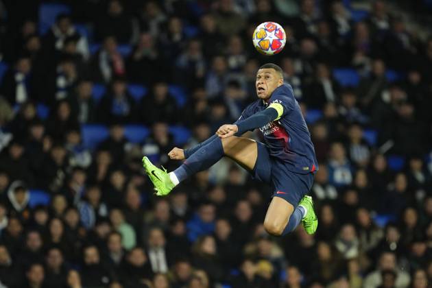 Bilder des Jahres 2024, Sport 03 März Sport Themen der Woche KW10 Sport Bilder des Tages Real Sociedad v Paris Saint-Germain: Round of 16 Second Leg - UEFA Champions League 2023 24 Kylian Mbappe Centre-Forward of PSG and France controls the ball during the UEFA Champions League 2023 24 round of 16 second leg match between Real Sociedad and Paris Saint-Germain at Reale Arena on March 5, 2024 in San Sebastian, Spain. San Sebastian Spain  Copyright: xJosexBretonx originalFilename:breton-realsoci240305_npQO1.jpg