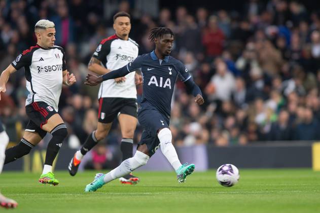 Yves Bissouma of Tottenham Hotspur during the Premier League match between Fulham and Tottenham Hotspur at Craven Cottage, London, England on 16 March 2024. Copyright: xSalvioxCalabresex 40140008