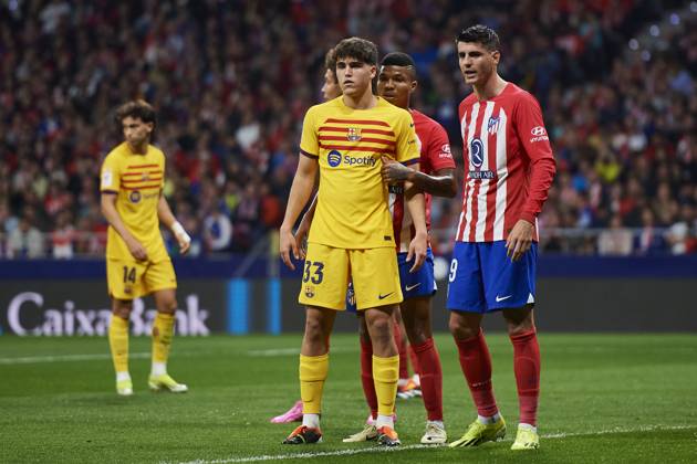 LaLiga EA Sports, Atletico de Madrid v FC Barcelona, Barca MADRID, SPAIN - MARCH 17: Pau Cubarsi Centre-Back of FC Barcelona in action with Alvaro Morata Centre-Forward of Atletico de Madrid during the LaLiga EA Sports match between Club Atletico de Madrid and FC Barcelona at Civitas Metropolitano Stadium on March 17, 2024 in Madrid, Spain. (Photo By Francisco Macia Photo Players Images) Madrid Civitas Metropolitano Stadium Madrid Spain Copyright: xFranciscoxMacia PhotoxPlayersxImagesx