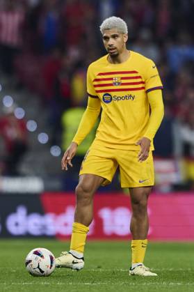 LaLiga EA Sports, Atletico de Madrid v FC Barcelona, Barca MADRID, SPAIN - MARCH 17: Ronald Araujo Centre-Back of FC Barcelona in action during the LaLiga EA Sports match between Club Atletico de Madrid and FC Barcelona at Civitas Metropolitano Stadium on March 17, 2024 in Madrid, Spain. (Photo By Francisco Macia Photo Players Images) Madrid Civitas Metropolitano Stadium Madrid Spain Copyright: xFranciscoxMacia PhotoxPlayersxImagesx