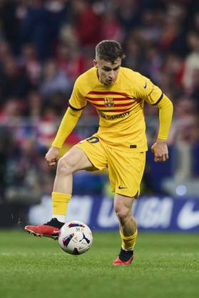 LaLiga EA Sports, Atletico de Madrid v FC Barcelona, Barca MADRID, SPAIN - MARCH 17: Marc Casado Defensive Midfield of FC Barcelona runs with the ball during the LaLiga EA Sports match between Club Atletico de Madrid and FC Barcelona at Civitas Metropolitano Stadium on March 17, 2024 in Madrid, Spain. (Photo By Francisco Macia Photo Players Images) Madrid Civitas Metropolitano Stadium Madrid Spain Copyright: xFranciscoxMacia PhotoxPlayersxImagesx