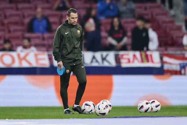 LaLiga EA Sports, Atletico de Madrid v FC Barcelona, Barca MADRID, SPAIN - MARCH 17: Ivan Torres Fitness Coach of FC Barcelona warms up prior the LaLiga EA Sports match between Club Atletico de Madrid and FC Barcelona at Civitas Metropolitano Stadium on March 17, 2024 in Madrid, Spain. (Photo By Francisco Macia Photo Players Images) Madrid Civitas Metropolitano Stadium Madrid Spain Copyright: xFranciscoxMacia PhotoxPlayersxImagesx
