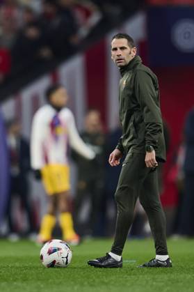 LaLiga EA Sports, Atletico de Madrid v FC Barcelona, Barca MADRID, SPAIN - MARCH 17: Ivan Torres Fitness Coach of FC Barcelona warms up prior the LaLiga EA Sports match between Club Atletico de Madrid and FC Barcelona at Civitas Metropolitano Stadium on March 17, 2024 in Madrid, Spain. (Photo By Francisco Macia Photo Players Images) Madrid Civitas Metropolitano Stadium Madrid Spain Copyright: xFranciscoxMacia PhotoxPlayersxImagesx