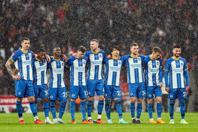 Brighton and Hove Albion v Manchester United, ManU - The FA Cup - Semi-Final - Wembley Stadium April 23, 2023, London: London, England, 23rd April 2023. The Brighton and Hove Albion players stand on the halfway line during the penalty shootout during the The FA Cup match at Wembley Stadium, London. London EDITORIAL USE ONLY Copyright: xx ZUMA-20230423_zaf_si1_088.jpg KieranxCleevesx csmphotothree088534