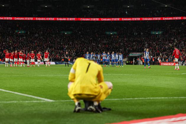 Brighton and Hove Albion v Manchester United, ManU - The FA Cup - Semi-Final - Wembley Stadium April 23, 2023, London: London, England, 23rd April 2023. Lewis Dunk of Brighton and Hove Albion walks forward to take his penalty during the shootout after Marcus Rashford of Manchester United scored during the The FA Cup match at Wembley Stadium, London. London EDITORIAL USE ONLY Copyright: xx ZUMA-20230423_zaf_si1_093.jpg KieranxCleevesx csmphotothree088535