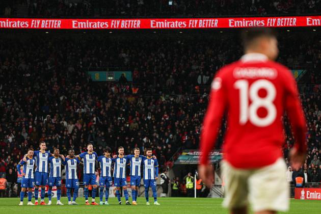 Brighton and Hove Albion v Manchester United, ManU - The FA Cup - Semi-Final - Wembley Stadium April 23, 2023, London: London, England, 23rd April 2023. The Brighton and Hove Albion players stand on the halfway line during the penalty shootout during the The FA Cup match at Wembley Stadium, London. London EDITORIAL USE ONLY Copyright: xx ZUMA-20230423_zaf_si1_092.jpg KieranxCleevesx csmphotothree088536