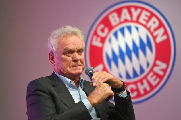 Sepp MAIER erzaehlt Anekdoten von frueher, mit Traenen in den Augen Einzelbild,angeschnittenes Einzelmotiv,Portraet,Portrait,Porträt. FC Bayern Muenchen: Eroeffnung Sonderausstellung Sepp Maier zum 80. Geburtstag am 19.03.2024 in der FCB Erlebniswelt der A L L I A N Z A R E N A