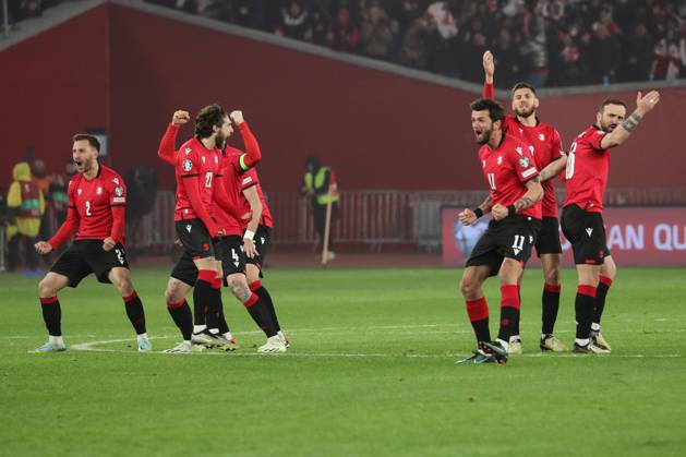 Bilder des Jahres 2024, Sport 03 März Sport Themen der Woche KW13 The players of Georgia celebrate the victory after the UEFA European Championship, EM, Europameisterschaft Qualifying match between Georgia and Greece at the The Boris Paitchadze Dinamo Arena on March 26, 2024 in Tbilisi, Georgia. Tbilisi Boris Paitchadze Dinamo Arena, Akaki Tsereteli Avenue, Didube, Tbilisi, 0112, Georgia Georgia Copyright: xArturxStabulnieksx 420809