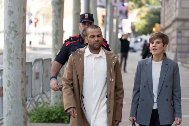 Bilder des Jahres 2024, Sport 03 März Sport Themen der Woche KW13 Sport Bilder des Tages Fußball, Dani Alves auf dem Weg zu einem Gerichtstermin in Barcelona Photo by Eric Renom LaPresse)  Copyright: xEricxRenom LaPressex