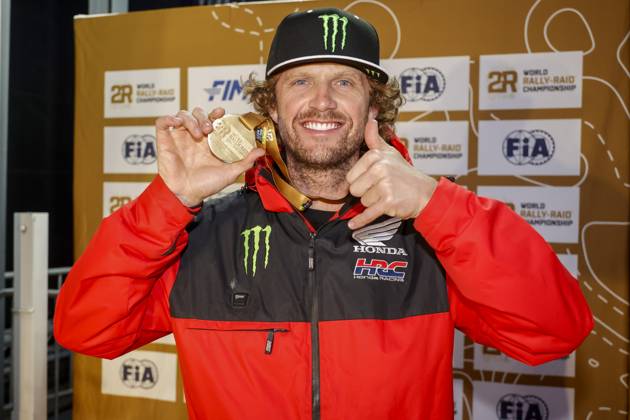 Bilder des Jahres 2024, Sport 04 April Sport Themen der Woche KW14 Sport Bilder des Tages VAN BEVEREN Adrien (fra), Monster Energy Honda Team, Honda CRF 450 Rally, FIM W2RC, portrait during the Stage 4 of the 2024 BP Ultimate Rally-Raid Portugal, on April 6, 2024 between Badajoz, Spain and Grandola, Portugal - AUTO - BP ULTIMATE RALLY-RAID PORTUGAL 2024 DPPI Panoramic  18660