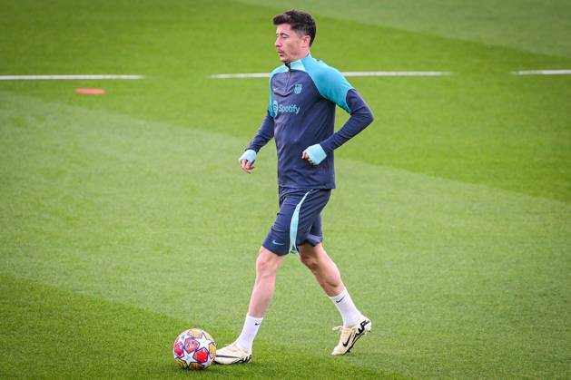 2024-04-09 FC Barcelona, Barca Training Session And press conference, PK, Pressekonferenz PARIS, FRANCE - APRIL 9: Robert Lewandowski of FC Barcelona during a training session prior to the UEFA Champions League 2023 24 match between Paris Saint-Germain and FC Barcelona at Parc des Princes on April 9, 2024 in Paris, France. (Photo by Matthieu Mirville BSR Agency) Paris France Content not available for redistribution in The Netherlands directly or indirectly through any third parties. Copyright: xBSRxAgencyx