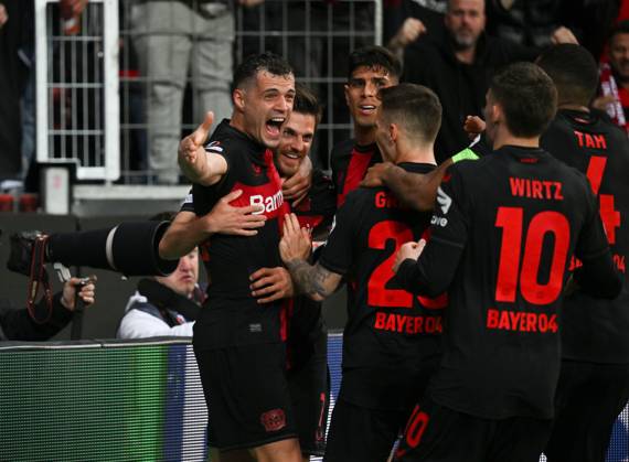 Jubel 1:0 v.li., Granit Xhaka (Bayer 04 Leverkusen), Jonas Hofmann (Bayer 04 Leverkusen), Piero Hincapie (Bayer 04 Leverkusen), Alejandro Grimaldo (Bayer 04 Leverkusen), Florian Wirtz (Bayer 04 Leverkusen) 11.04.2024, Fussball Europa League, Saison 2023 2024, Viertelfinale Hinspiel, Bayer 04 Leverkusen - West Ham United Leverkusen BayArena Nordrhein Westfalen Deutschland