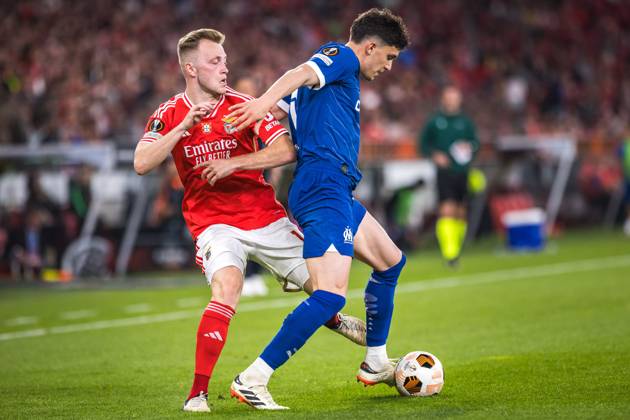 April 11, 2024, Lisbon, Portugal: Casper Tengstedt of SL Benfica (L) with Leonardo Balerdi of Olympique de Marseille (R) in action during the UEFA Europa League quarterfinal first leg match between SL Benfica and Olympique de Marseille at Estadio da Luz in Lisbon. Lisbon Portugal - ZUMAs197 20240411_aaa_s197_556 Copyright: xHenriquexCasinhasx