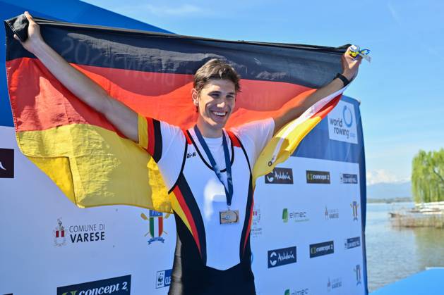 Bilder des Jahres 2024, Sport 04 April Sport Themen der Woche KW15 Sport Bilder des Tages Lightweight Men s Single Sculls Final : Arno Gaus (GER) second place during World Rowing Cup, Canoying race in Varese, Italy, April 13 2024  Copyright: xDaniloxVigo IPAxSportx xipa-agenx xx IPA_45108191 IPA_Agency_IPA45108191