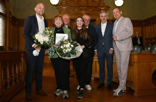 16.04.2024 - Stadt Fürth - SpVgg Greuther Fürth Fuerth - Ehrung Goldenes Kleeblatt - Ingrid Hofmann - - xwoxzix - Holger Schwiewagner (Geschäftsführer Vizepräsident SpVgg Greuther Fürth ) Ingrid Hofmann ( Geschäftsführende Alleingesellschafterin I.K. Hofmann GmbH ) Dr. Thomas Jung (Oberbürgermeister Stadt Fürth Vorsitzender Wirtschaftsbeirat SpVgg Greuther Fürth ) Sonja Heinrich , Bernd Heinrich , Peter Köhr (Aufsichtsratsvorsitzender SpVgg Greuther Fürth ) Volker Heißmann Heissmann ( Präsident SpVgg Greuther Fürth eV )
