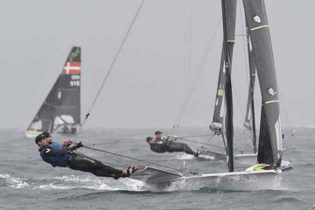 Bilder des Jahres 2024, Sport 04 April Sport Themen der Woche KW17 Sport Bilder des Tages ÃÄ moins de trois mois des Ã preuves olympiques qui se dÃ rouleront Ã Marseille, les meilleurs marins mondiaux issus de 90 nations s affrontent dans la rade d Hyeres durant une semaine. VOILE : Semaine Olympique Francaise 2024 - 26 04 2024 WilliamCannarella Panoramic 