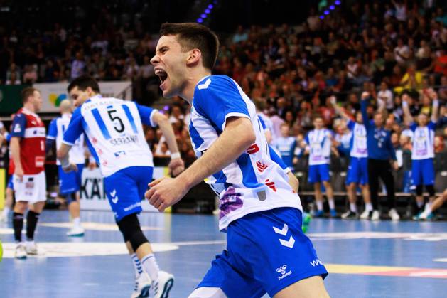 Daniel Fernandez (TVB Stuttgart, 06) jubelt freut sich, Emotion, Freude, Begeisterung GER, TVB Stuttgart (TVB) vs. Handball Verein Hamburg (HSVH), Handball, Maenner, Liqui Moly Handball Bundesliga (HBL), 30. Spieltag, Spielzeit 2023 2024, 28.04.2024 GER, TVB Stuttgart (TVB) vs. Handball Sport Verein Hamburg (HSVH), Handball, Maenner, Liqui Moly Handball Bundesliga (HBL), 30. Spieltag, Spielzeit 2023 2024, 28.04.2024 Stuttgart Copyright: xEibnerxPressefoto OliverxSchmidtx EP_OST